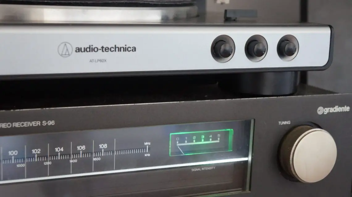 De quel matériel ai-je besoin pour écouter de la musique en vinyle ?